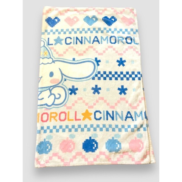 Sanrio Cinnamonroll Silk Touch Throw Blanket 40x50 Inches Hello Kitty Fleece - Picture 2 of 4
